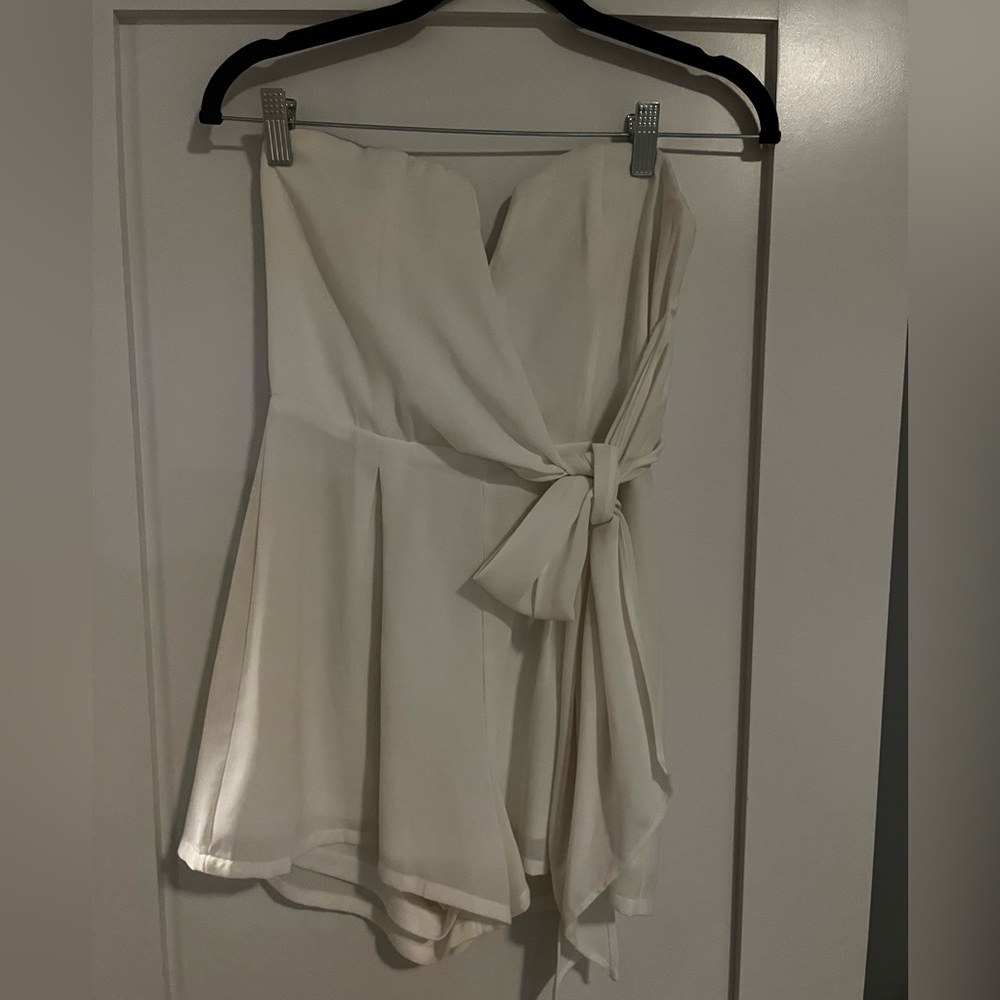 White sweetheart neck romper